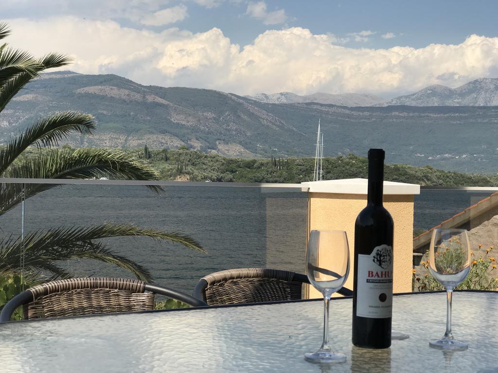Franovic Apartments Tivat Buitenkant foto