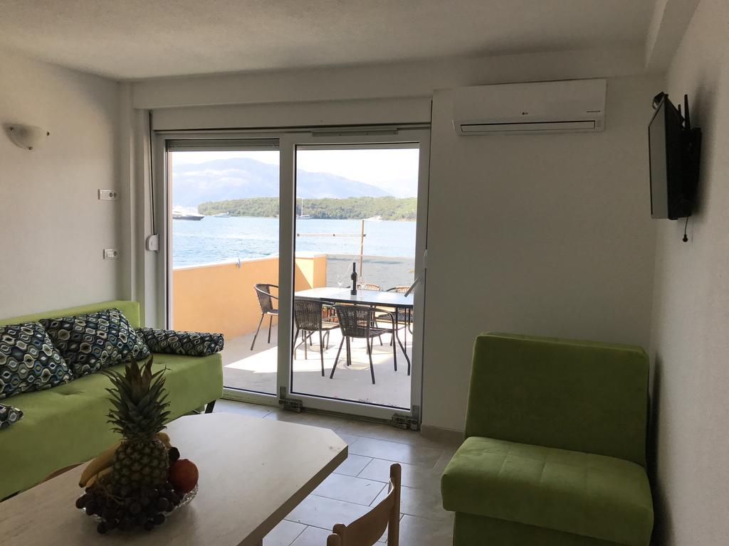 Franovic Apartments Tivat Buitenkant foto