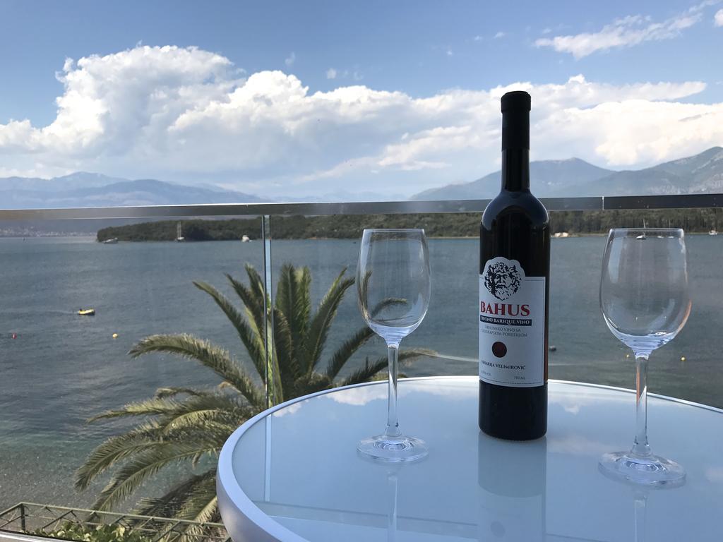 Franovic Apartments Tivat Buitenkant foto