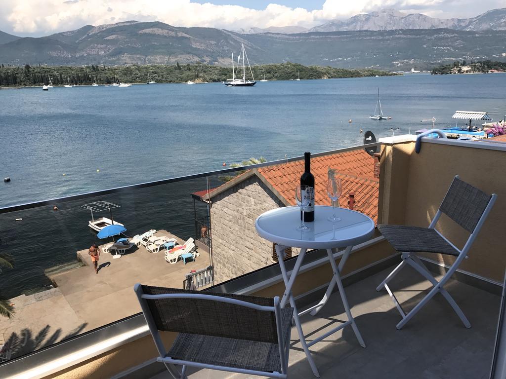 Franovic Apartments Tivat Buitenkant foto
