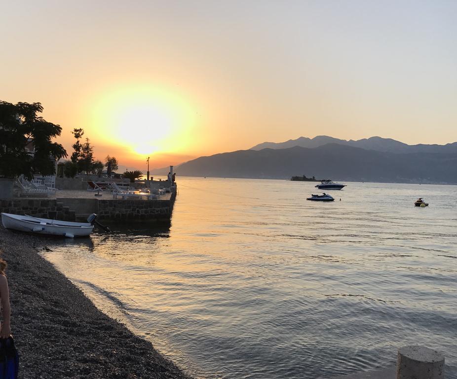 Franovic Apartments Tivat Buitenkant foto