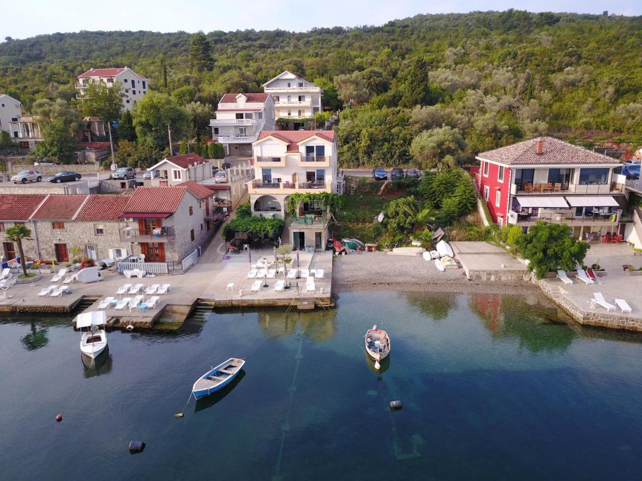Franovic Apartments Tivat Buitenkant foto