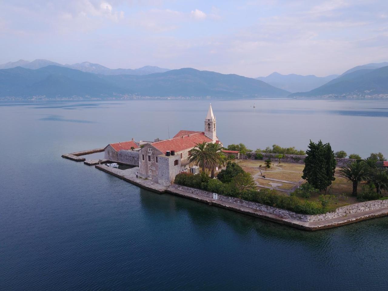 Franovic Apartments Tivat Buitenkant foto